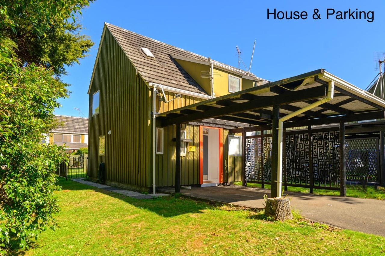 Water'S Edge City Retreat Rotorua Exterior photo